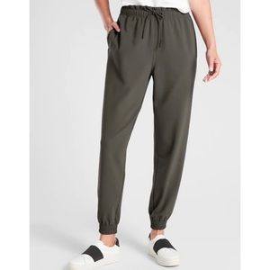 EUC Athleta Metropolis Olive Green Joggers Size 10